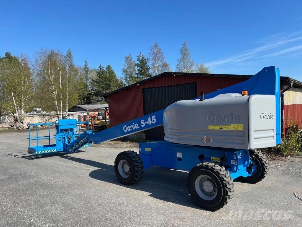 Genie S 45 Iseliikuvad poomtõstukid
