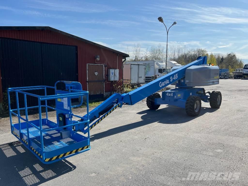 Genie S 45 Iseliikuvad poomtõstukid