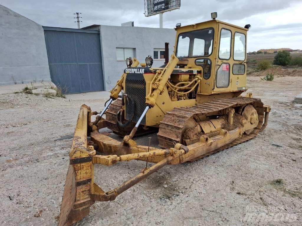 CAT D 4 D Buldooserid