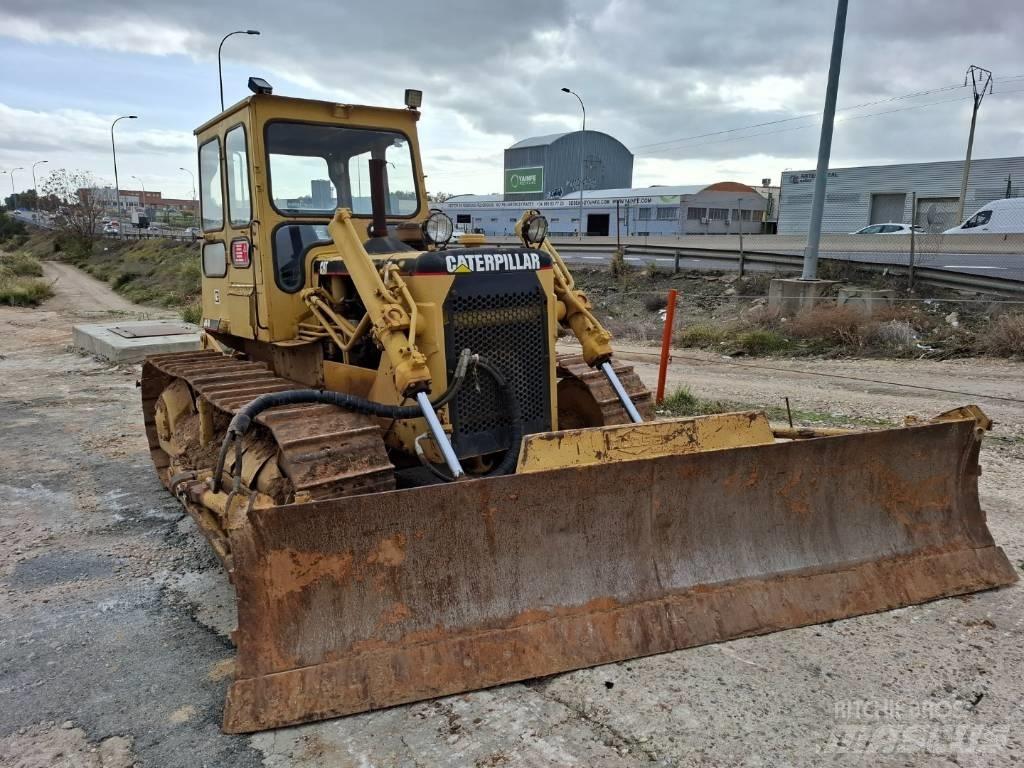 CAT D 4 D Buldooserid