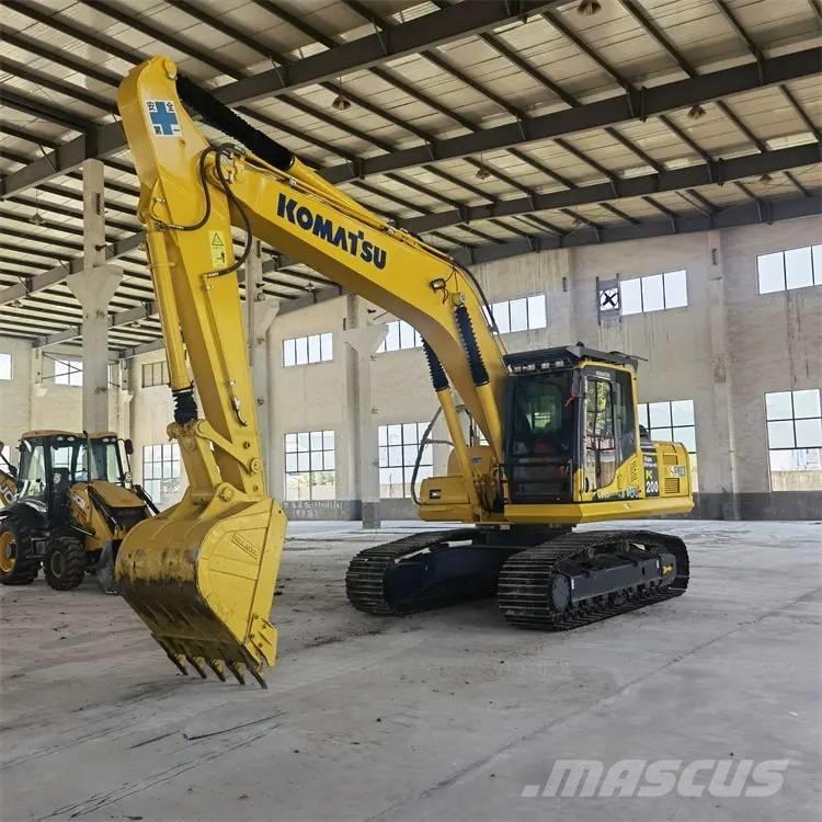 Komatsu PC200-8 Roomikekskavaatorid