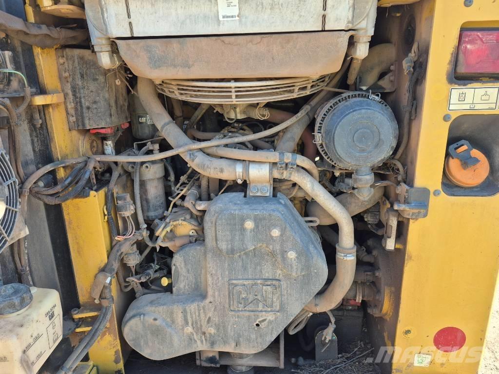 CAT 249 D Kompaktlaadurid