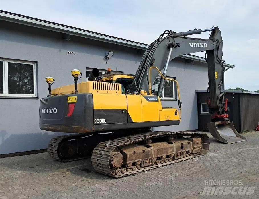 Volvo EC 300 D L Roomikekskavaatorid
