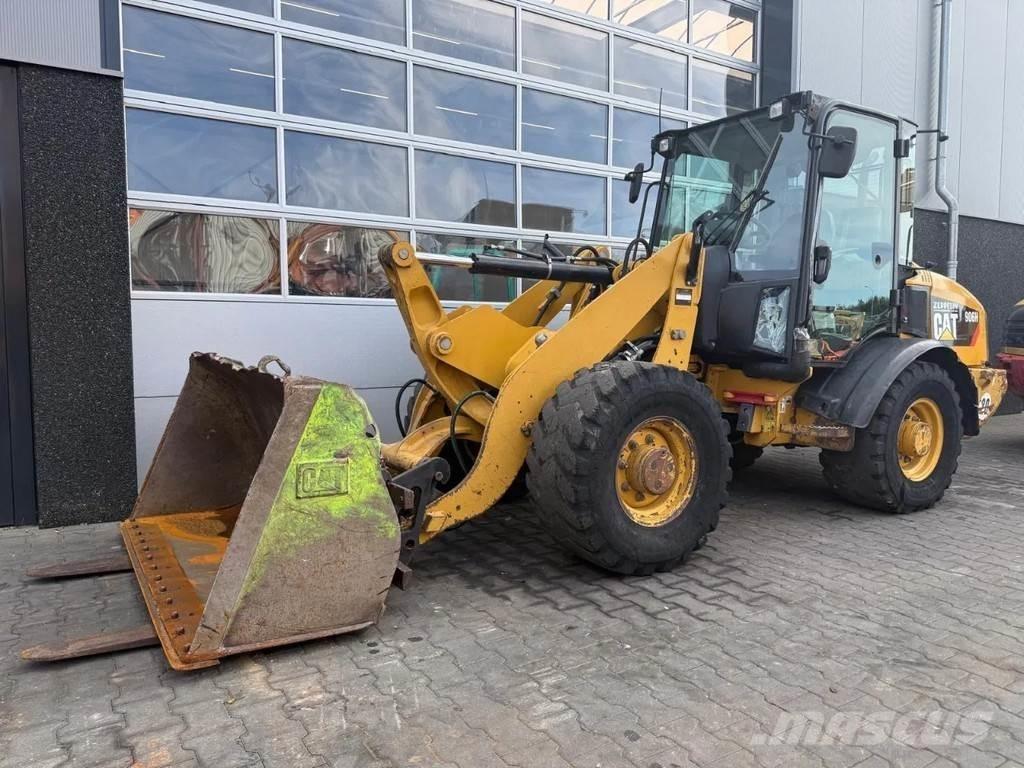 CAT 906H Rataslaadurid