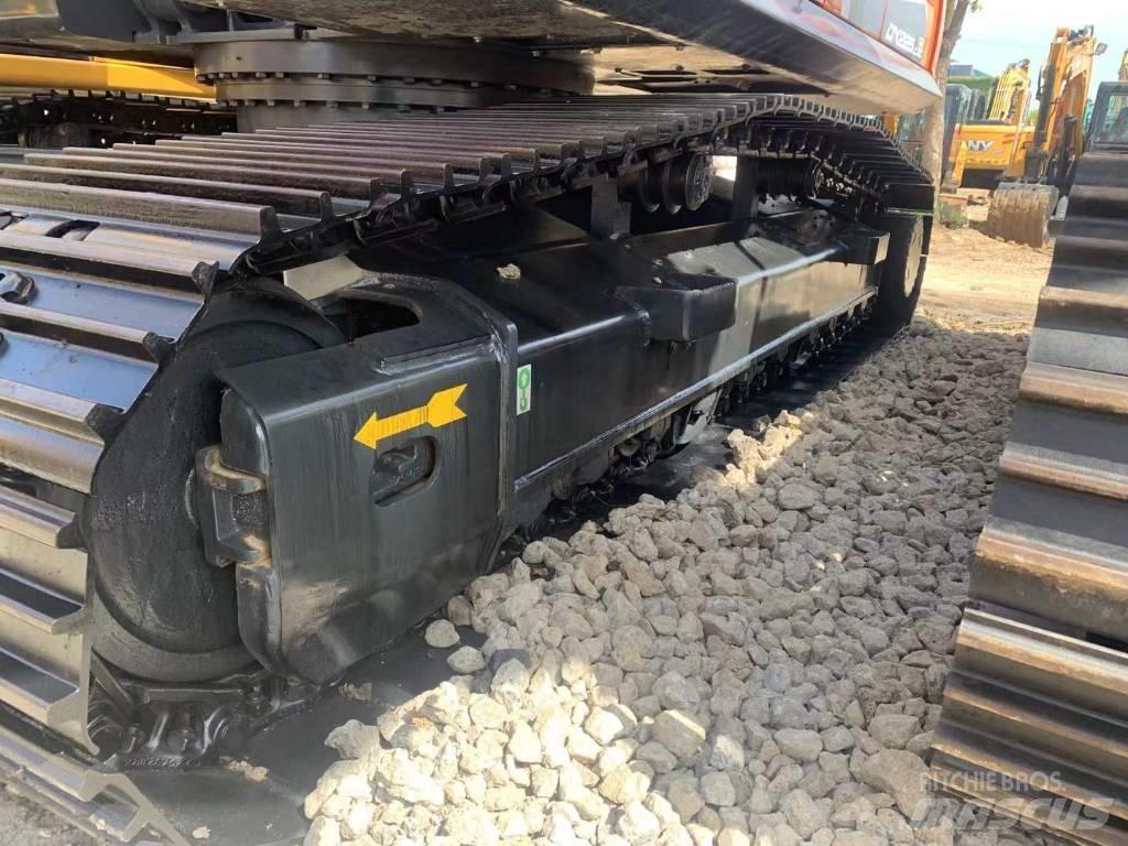 Doosan DX 225 Roomikekskavaatorid