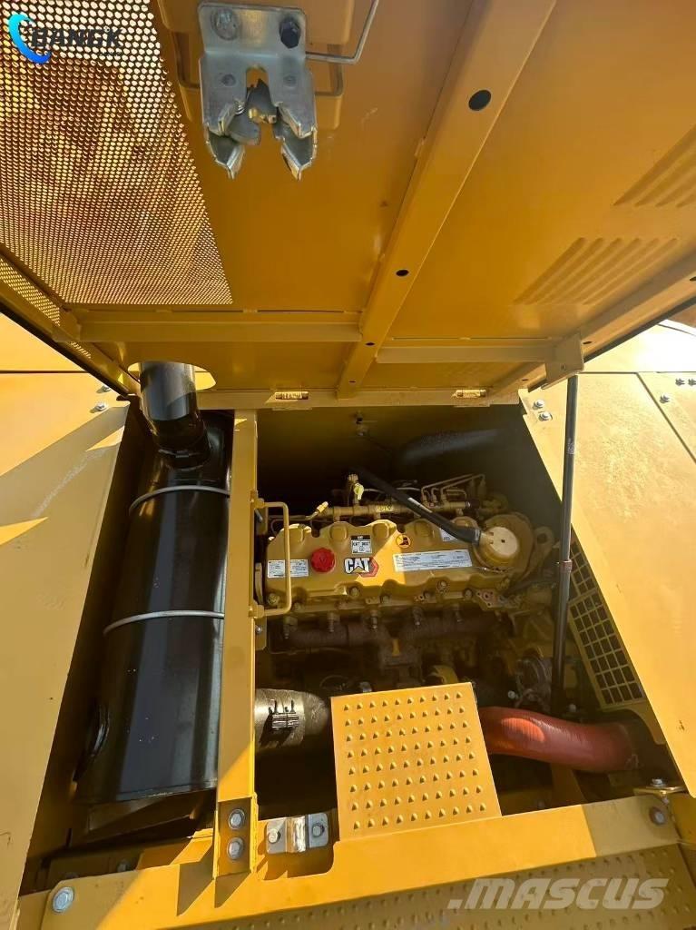 CAT 345 Roomikekskavaatorid