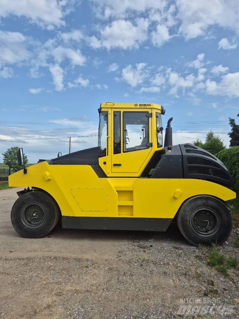 Bomag BW 24 R H Pneumorehvidega rullid