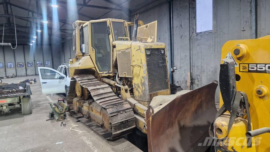 CAT D5 FOR PARTS Buldooserid