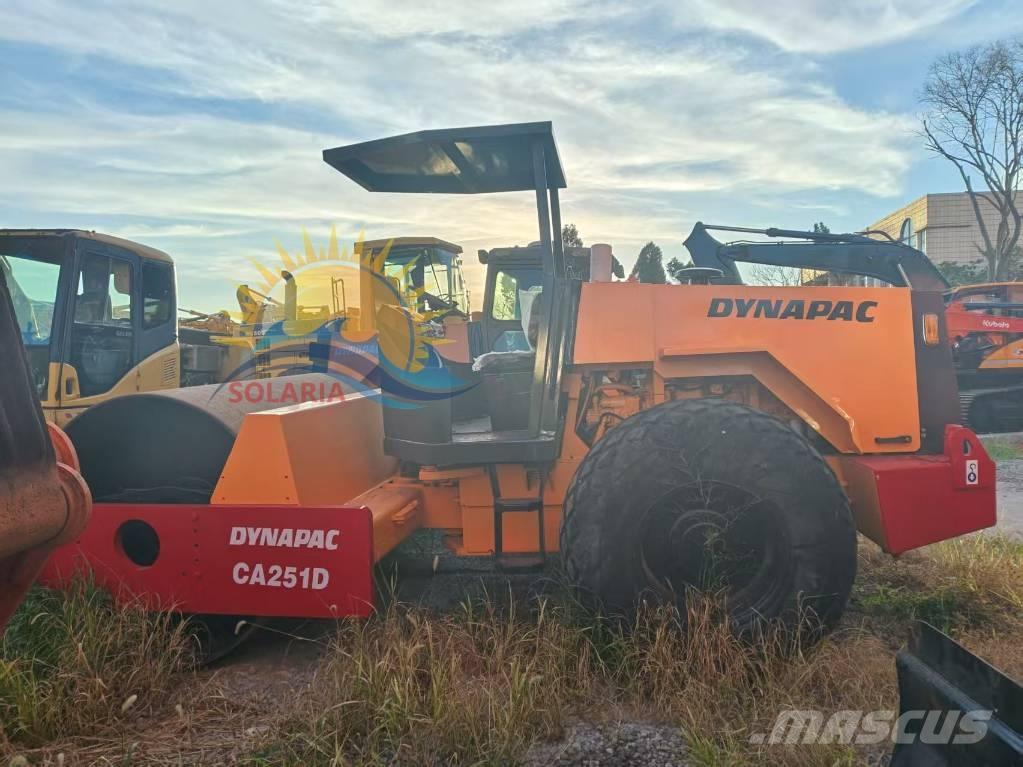 Dynapac CA 251 D Ühe trumliga rullid