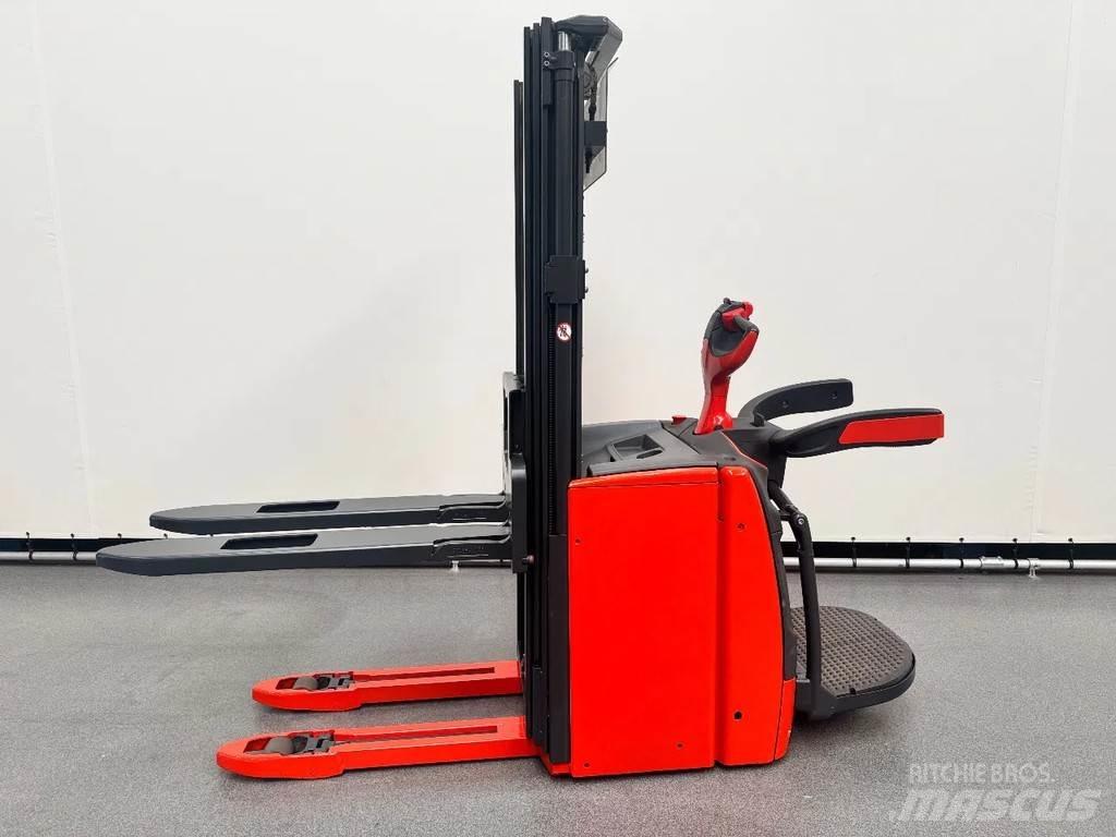 Linde L 14 AP Järelkäidavad virnastajad