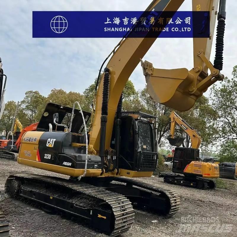 CAT 323 D Roomikekskavaatorid