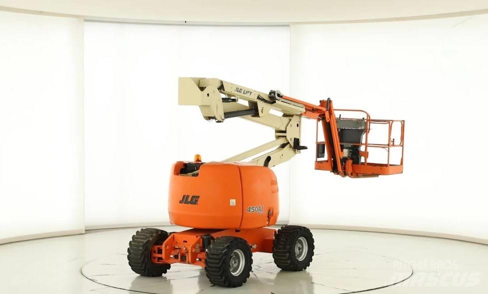 JLG 450 AJ II Iseliikuvad poomtõstukid
