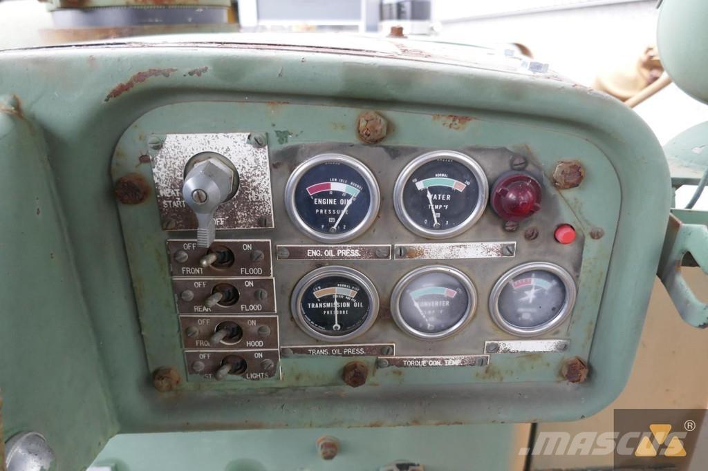 CAT D7F Ex-army Buldooserid