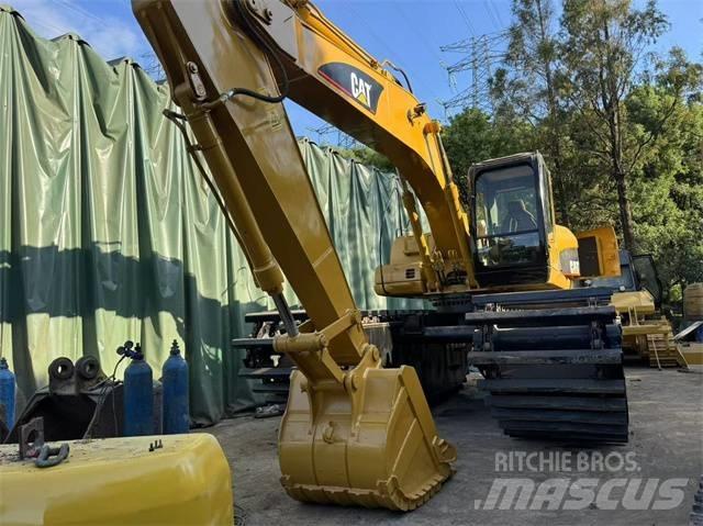CAT 320 C Roomikekskavaatorid