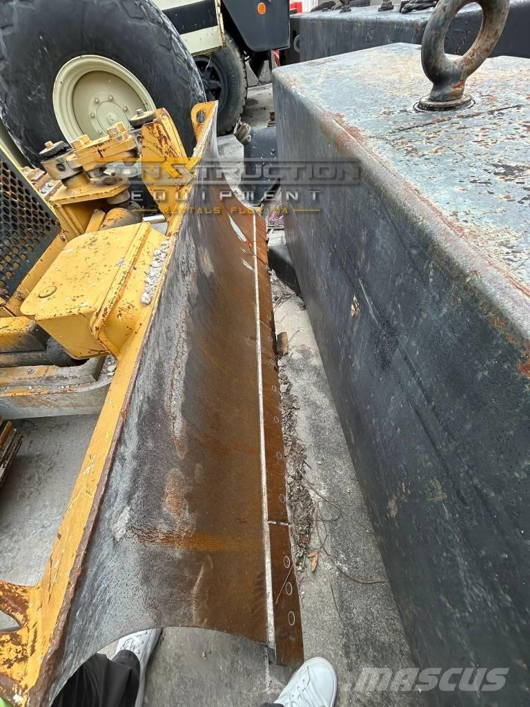 CAT D 3 C III Buldooserid