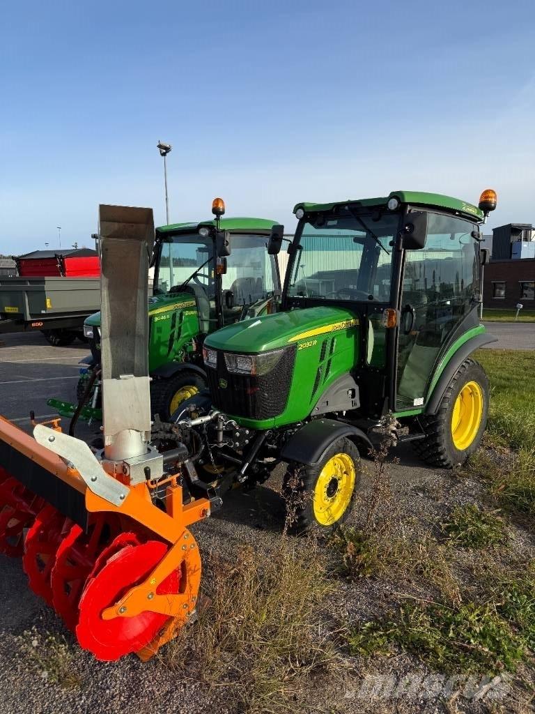 John Deere 2032 R Kompakttraktorid