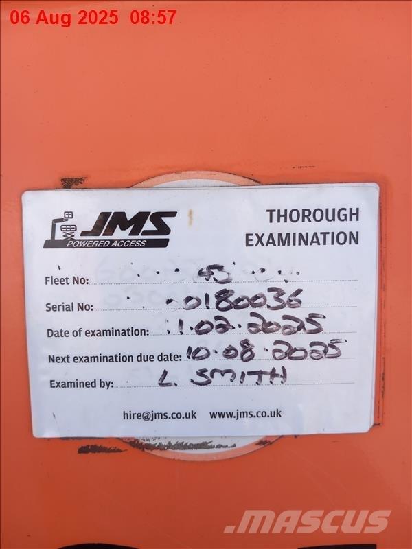 JLG 600 AJ Iseliikuvad poomtõstukid