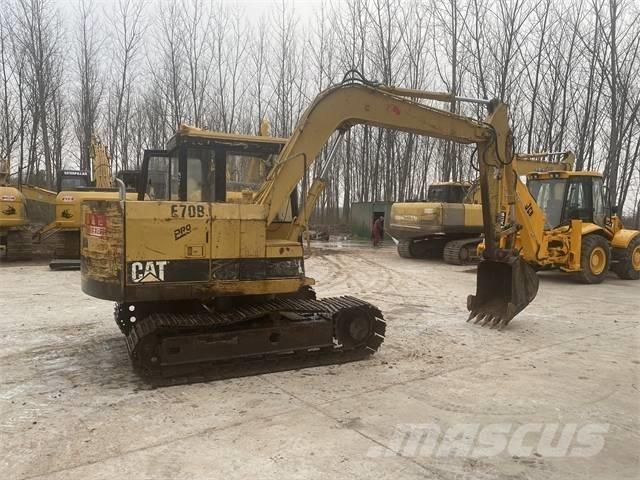 CAT E70B Roomikekskavaatorid