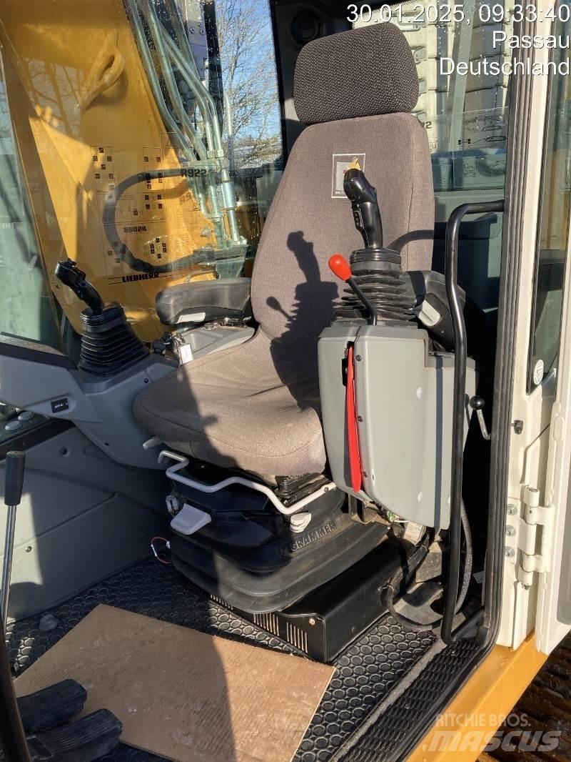 Liebherr R922 Roomikekskavaatorid