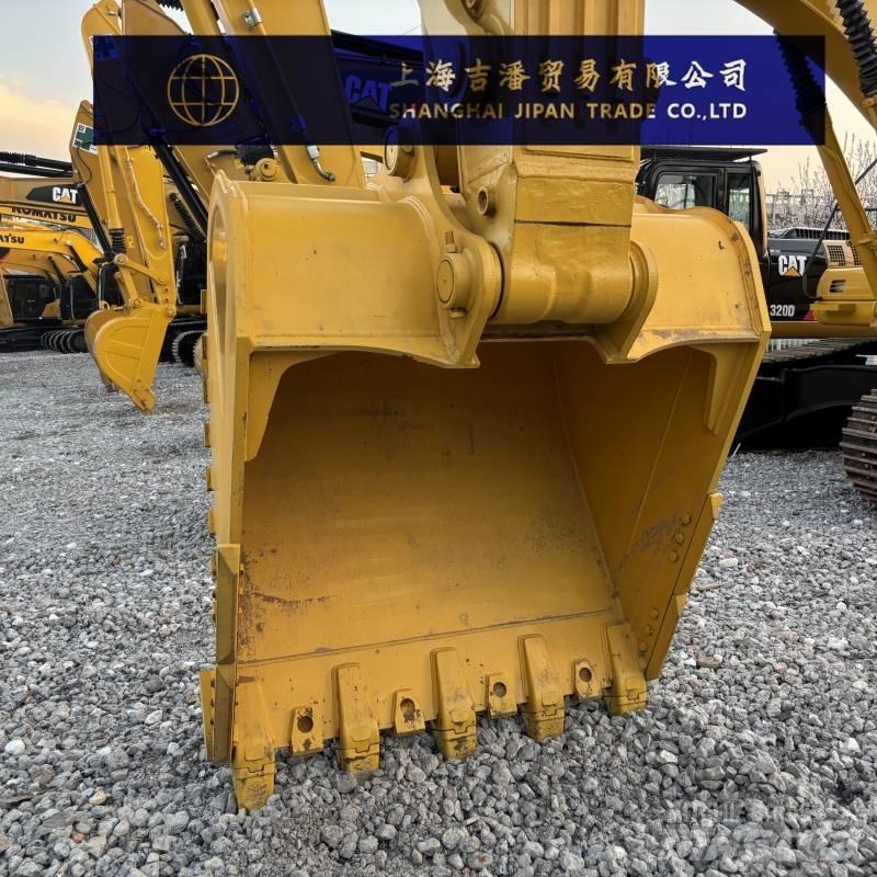 Komatsu PC 450 Roomikekskavaatorid