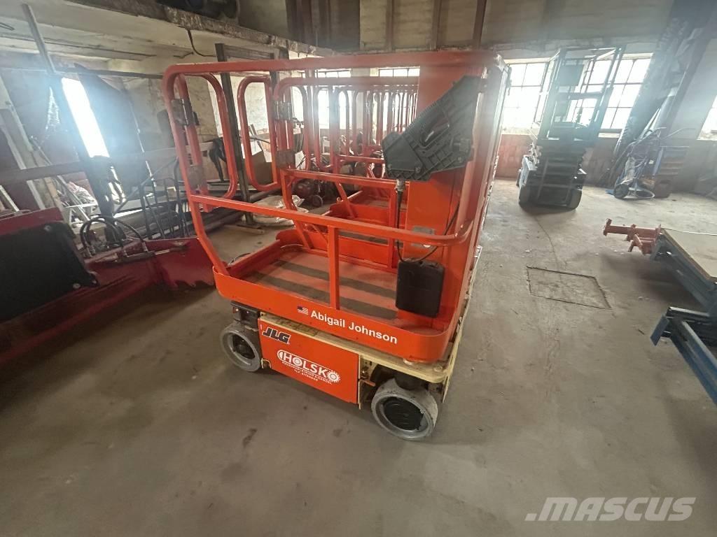 JLG 1230 ES Vertikaalsed mast tõstukid