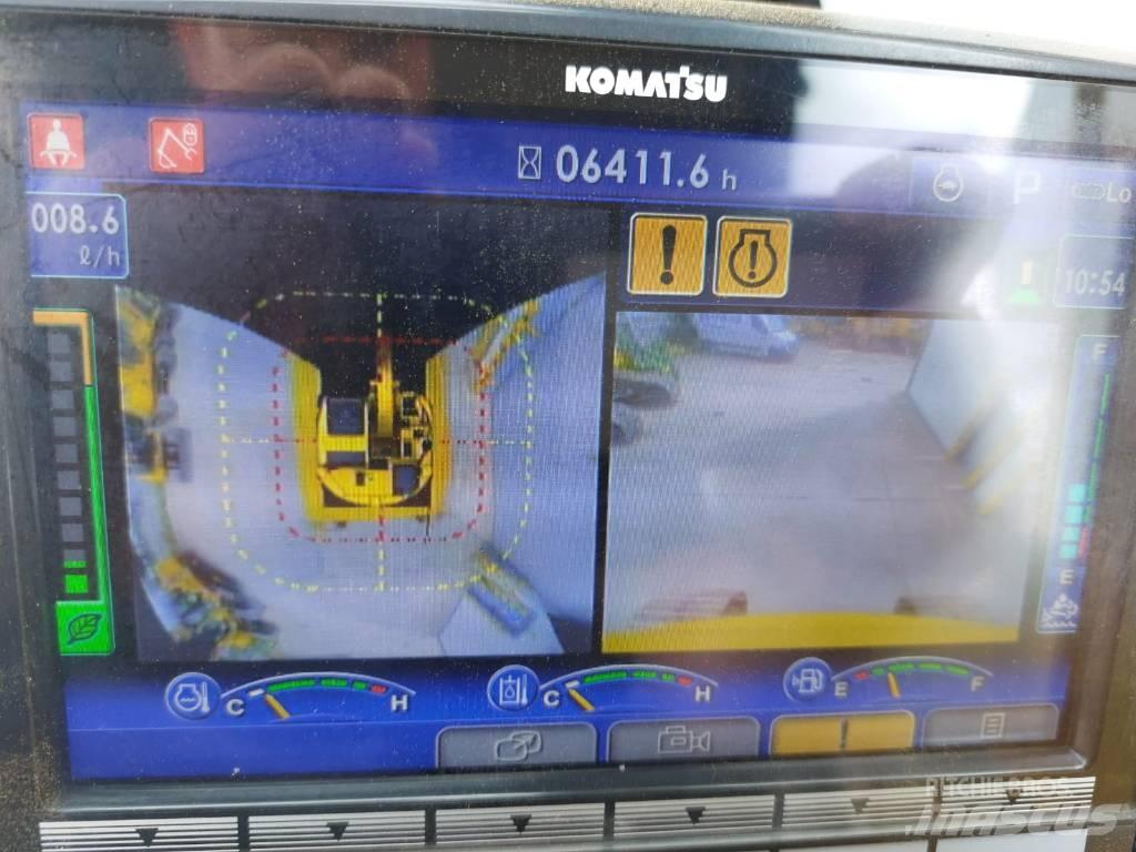 Komatsu PC228USLC-11 Roomikekskavaatorid