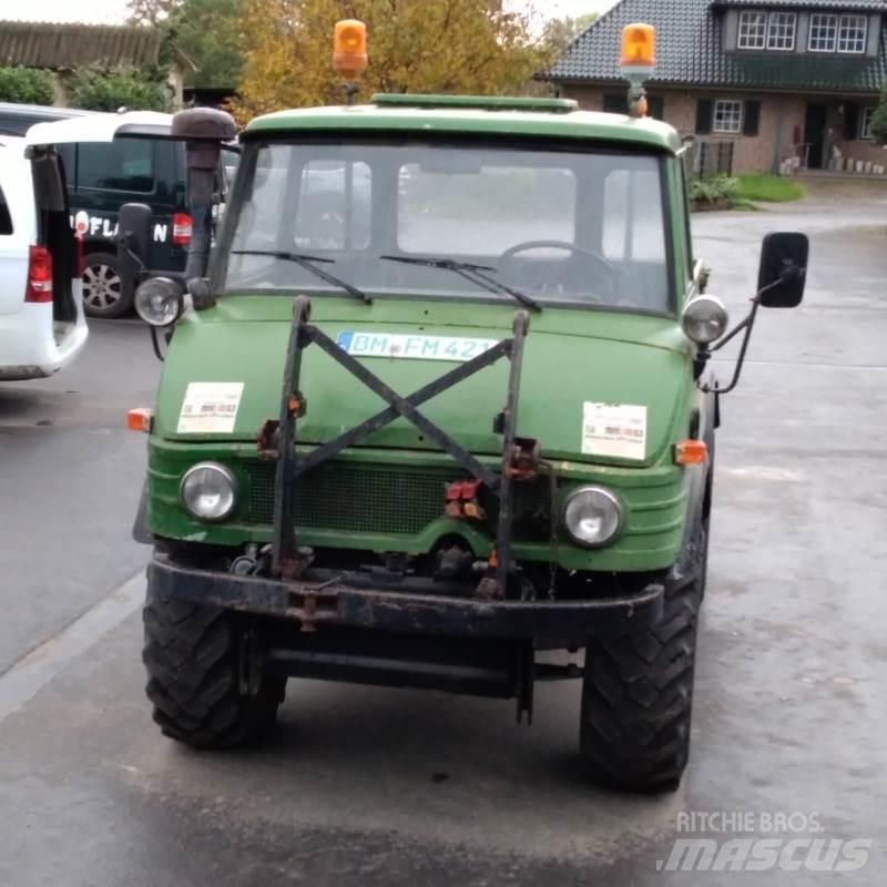 Mercedes-Benz U421 Traktorid