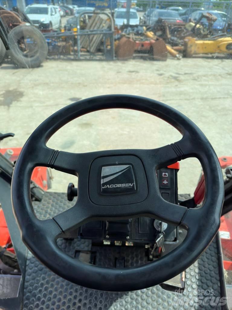 Jacobsen AR250 Murutraktorid