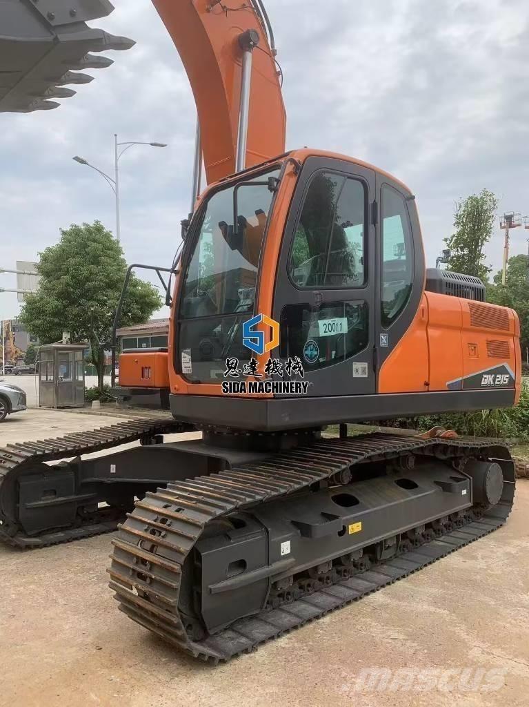 Develon DX 215 Väikeekskavaatorid 7t-12t