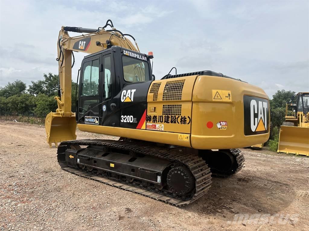 CAT 320 D L Roomikekskavaatorid