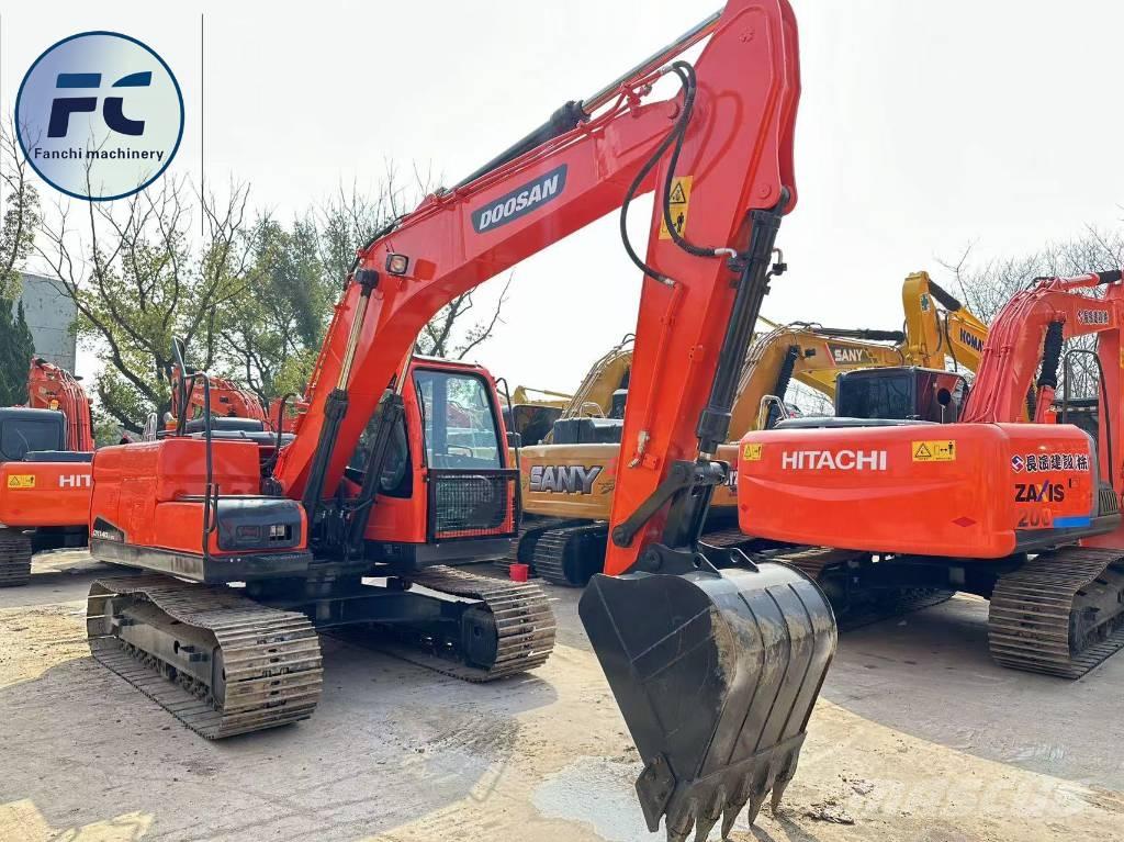 Doosan DX 140 LC Roomikekskavaatorid