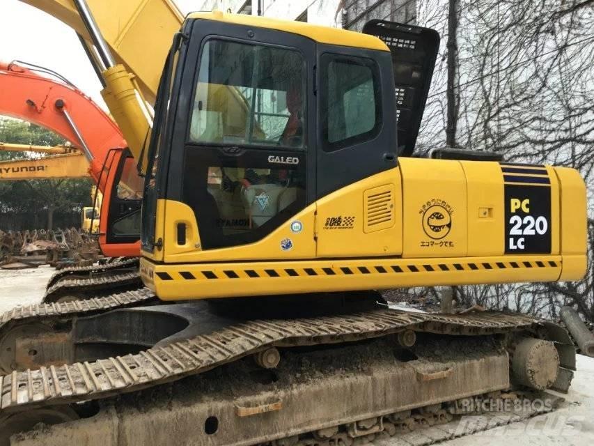 Komatsu PC 220-7 Roomikekskavaatorid