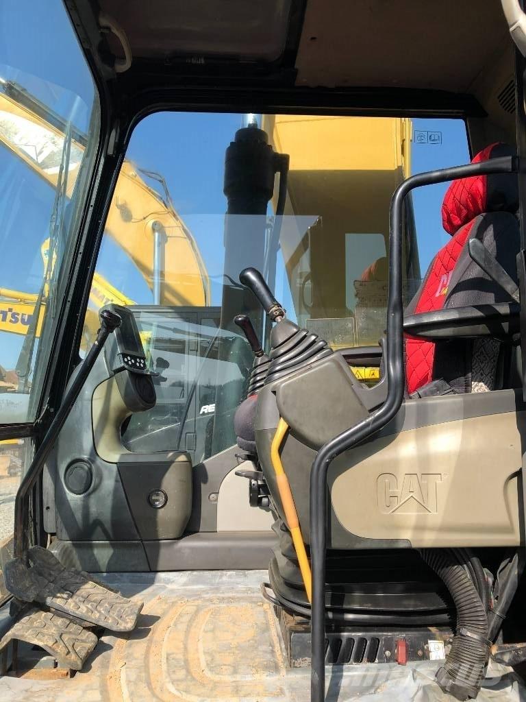 CAT 320 D Roomikekskavaatorid