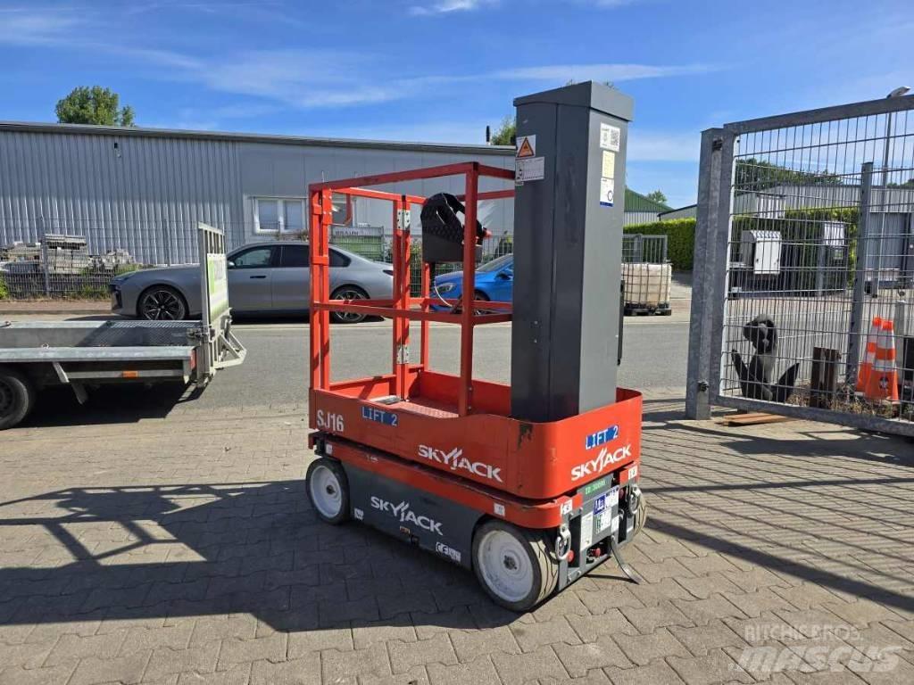 SkyJack SJ 16 Vertikaalsed mast tõstukid
