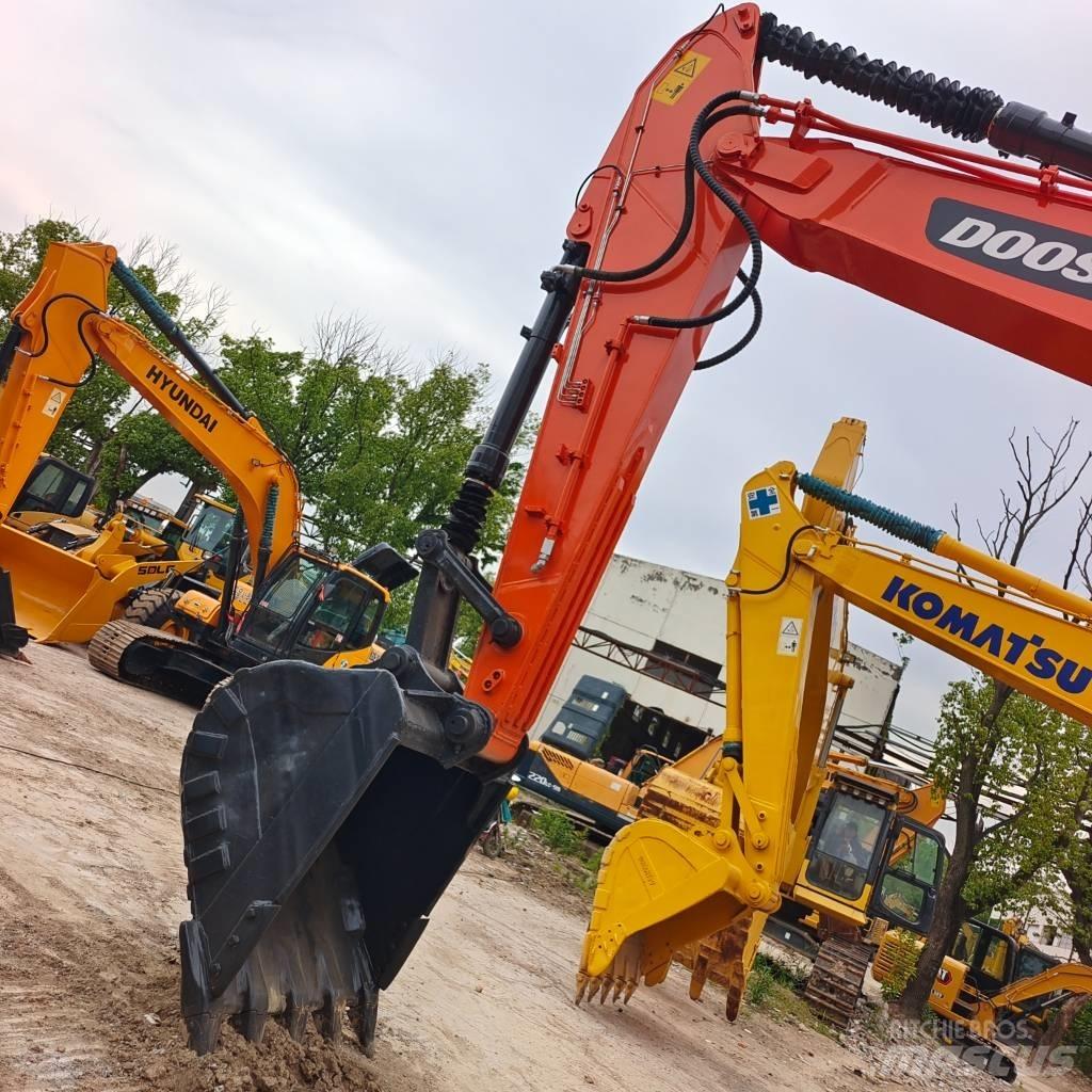 Doosan DX300 Roomikekskavaatorid