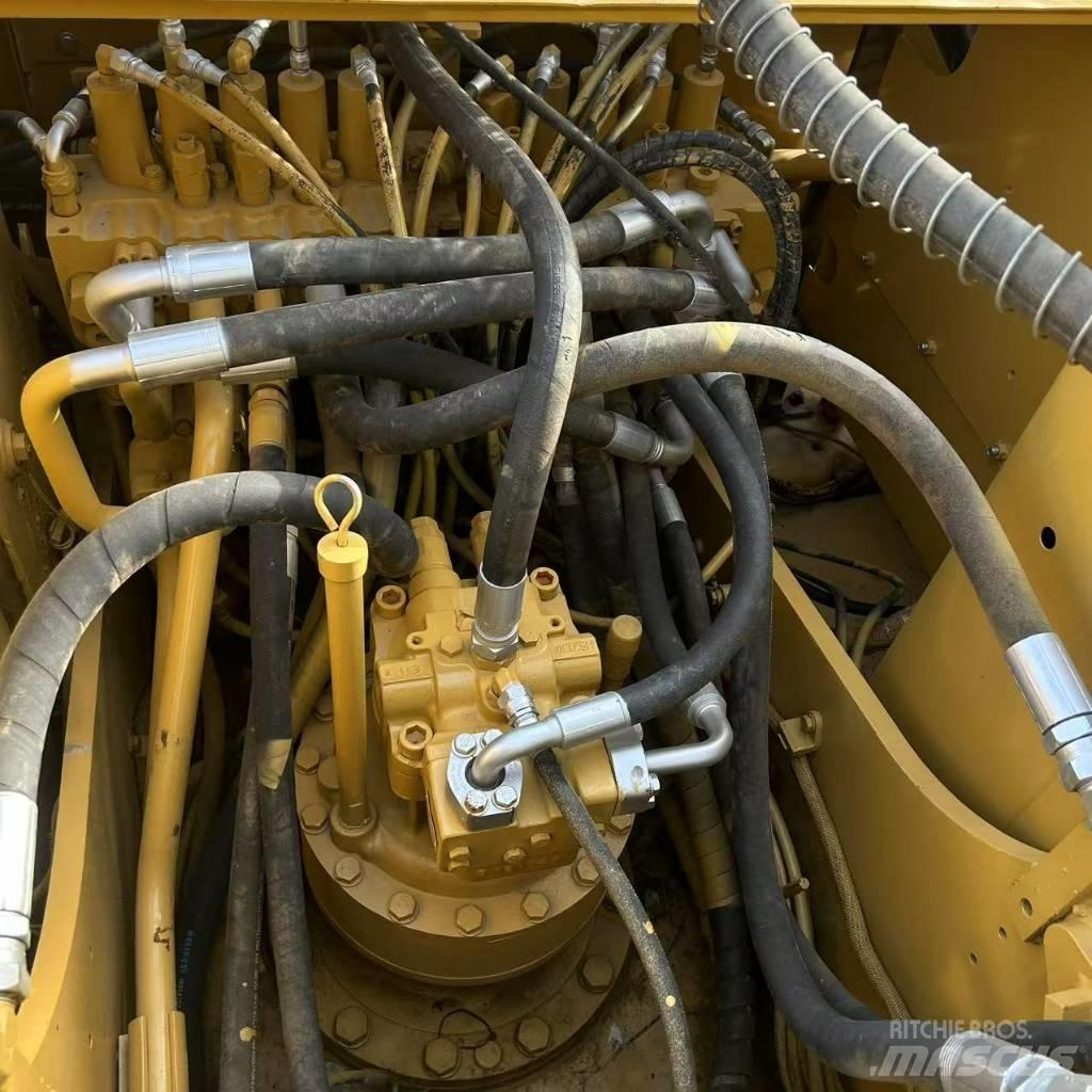 CAT 320 C Roomikekskavaatorid