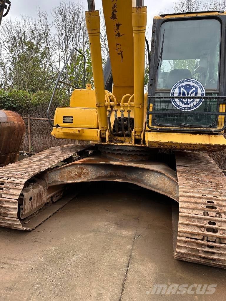 Komatsu PC 220-8 Roomikekskavaatorid