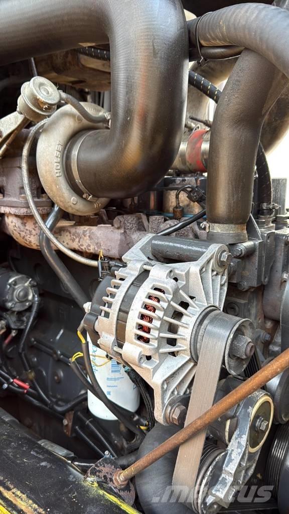 JCB 718 Liigendraamiga pinnaseveokid