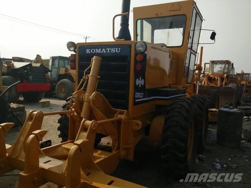 Komatsu GD 623 Greiderid