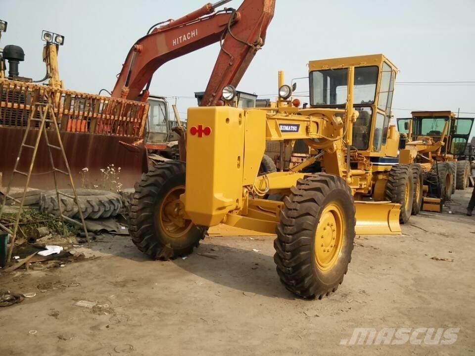 Komatsu GD 623 Greiderid