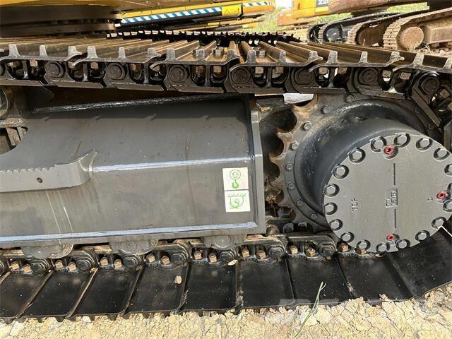 Komatsu PC 210-8 Roomikekskavaatorid