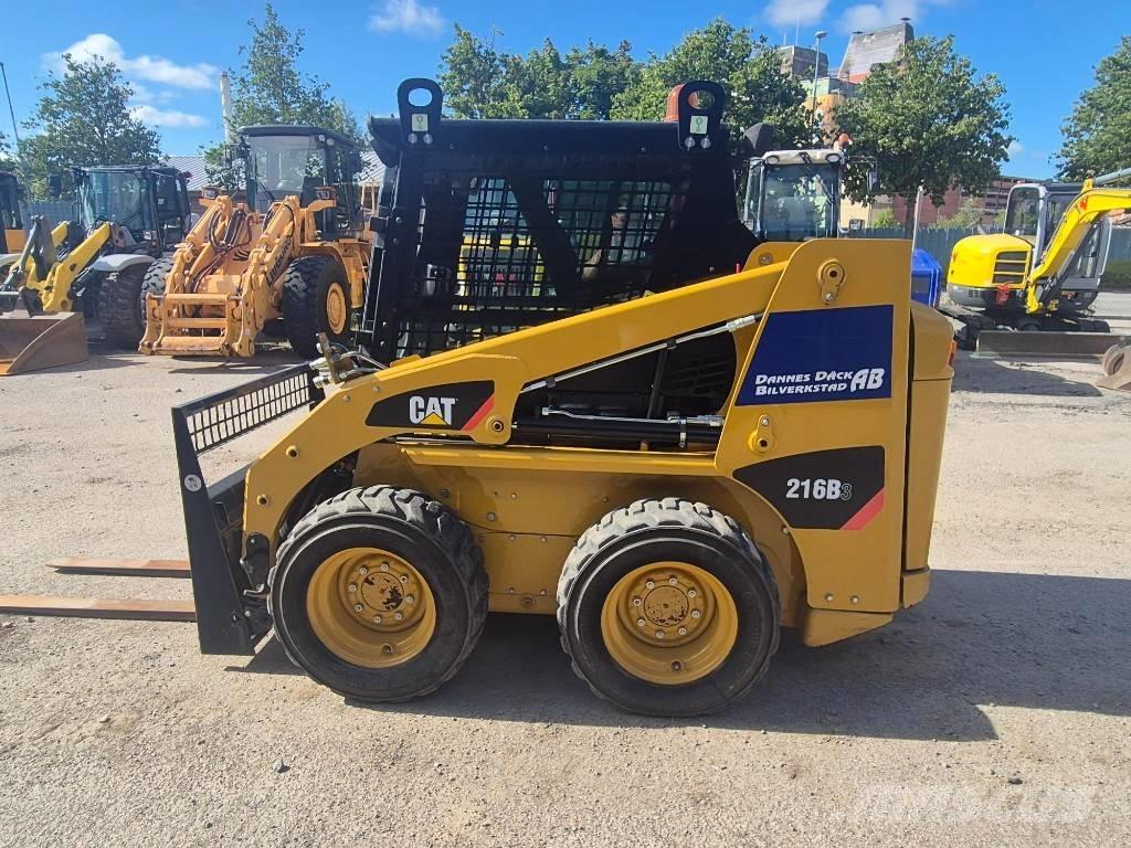 CAT 216B Kompaktlaadurid