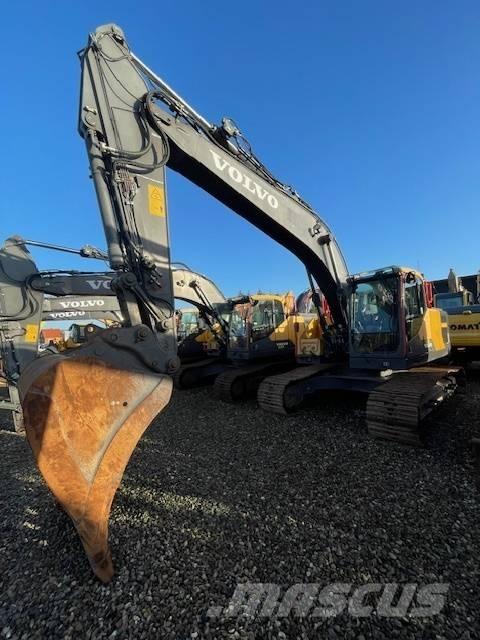Volvo EC220EL Roomikekskavaatorid