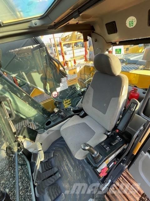 Volvo EC220EL Roomikekskavaatorid