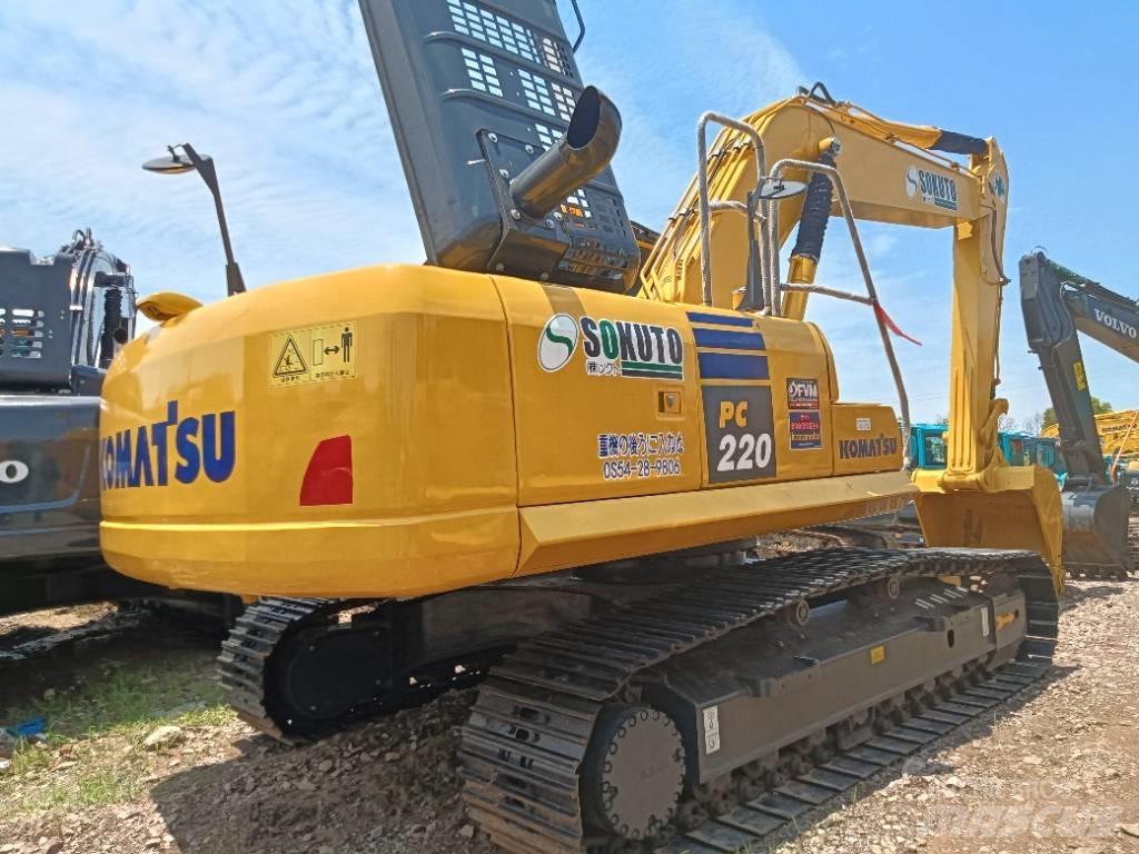 Komatsu PC 220-8 Roomikekskavaatorid