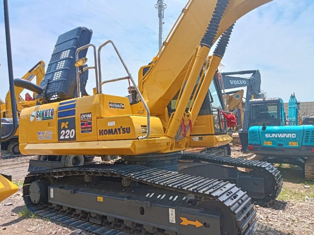 Komatsu PC 220-8 Roomikekskavaatorid