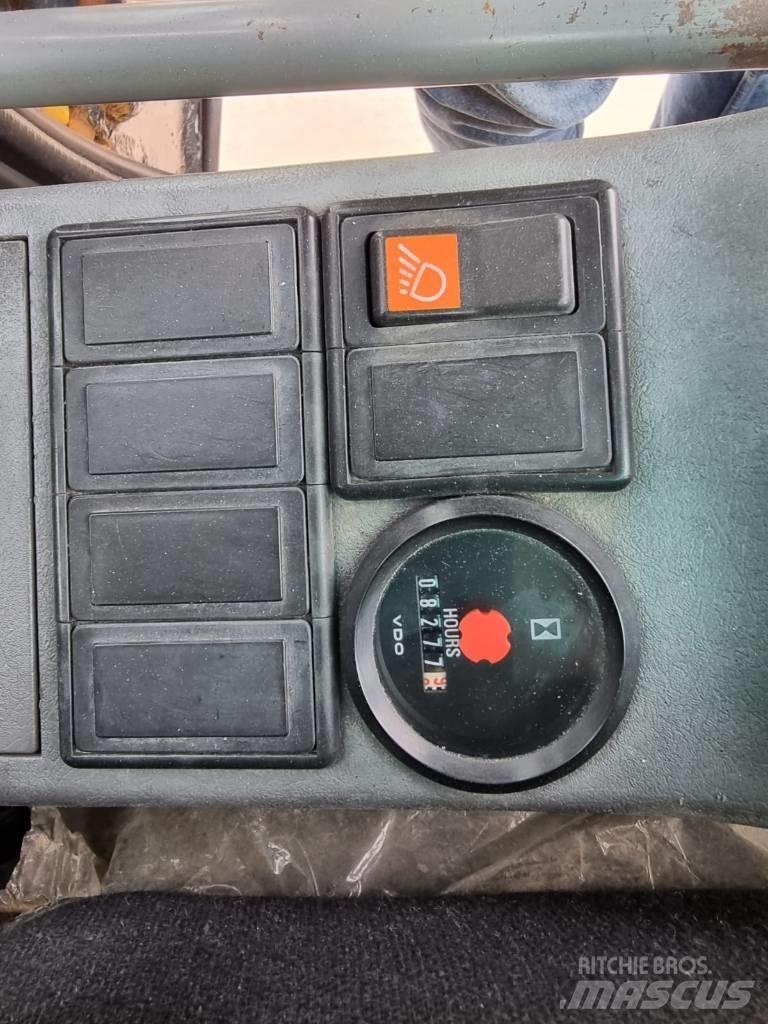 Volvo EC 210 B Roomikekskavaatorid