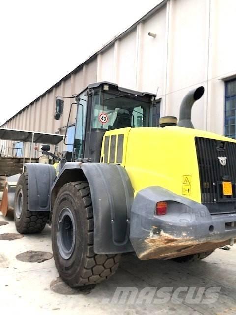 CASE 821G Rataslaadurid