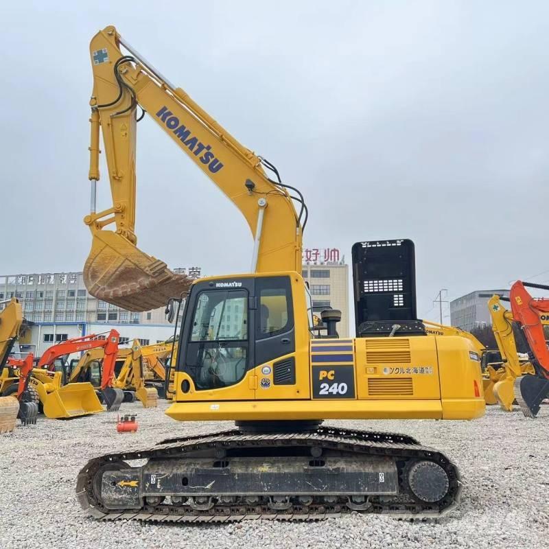 Komatsu PC 240 Roomikekskavaatorid