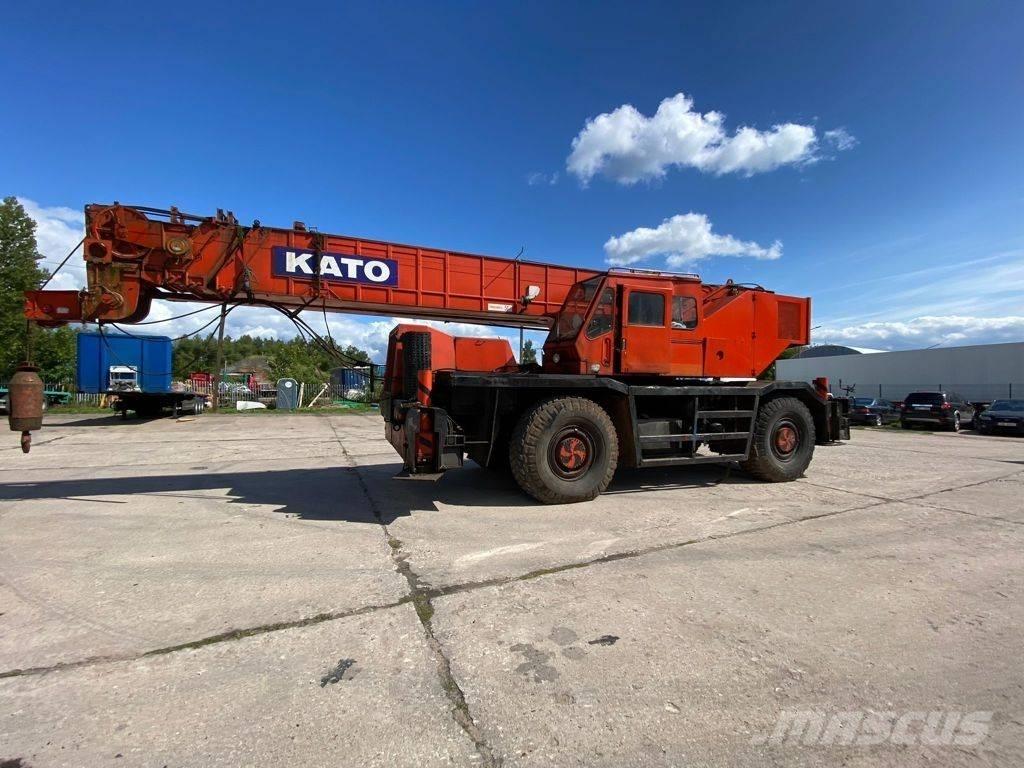 Kato KR 500 Raske maastiku tõstukid